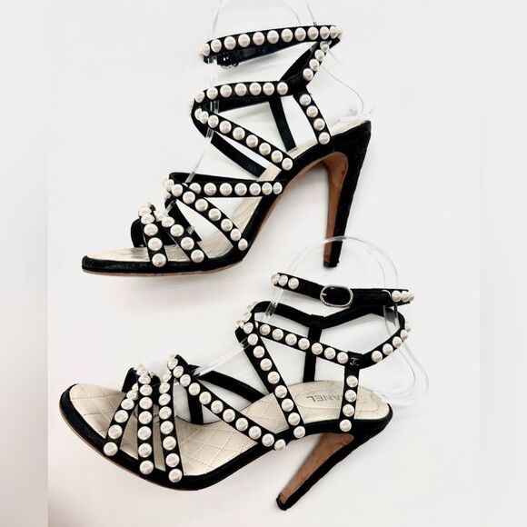 Chanel CC Logo Pearl Embellished Black Leather Quilted Leather Sandals EU 37.5 C - Picture 4 of 13